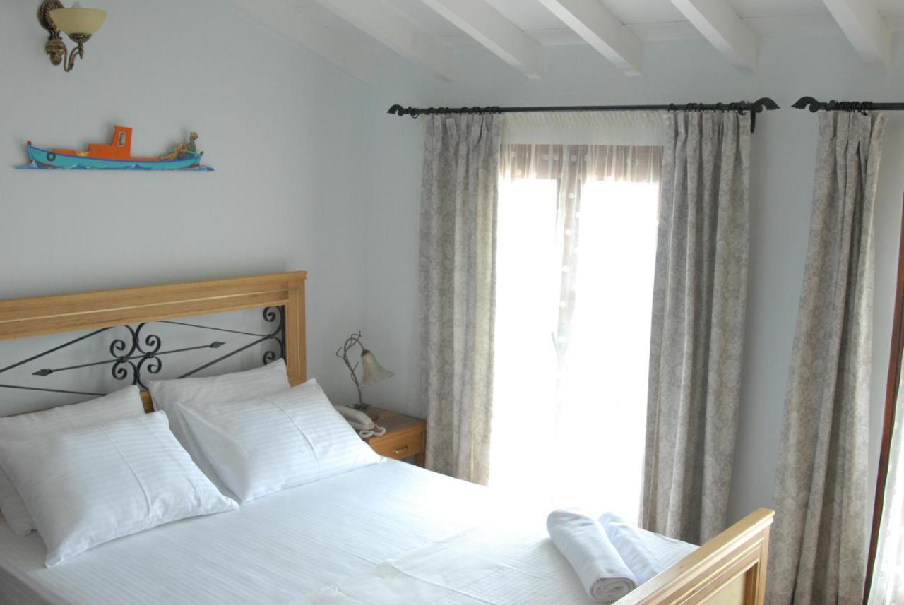 Aliye Hanim Hotel Ayvalik Room photo