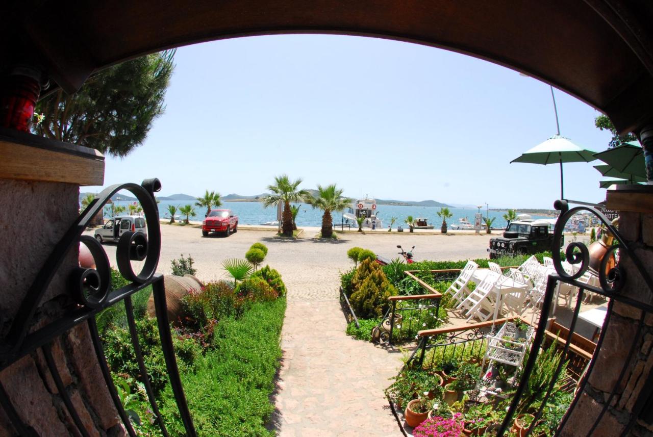 Aliye Hanim Hotel Ayvalik Exterior photo