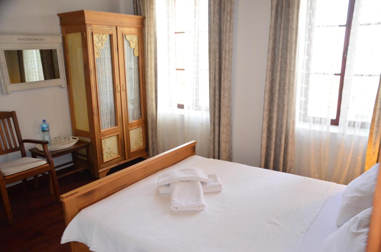Aliye Hanim Hotel Ayvalik Exterior photo