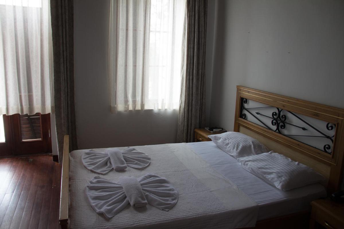 Aliye Hanim Hotel Ayvalik Exterior photo