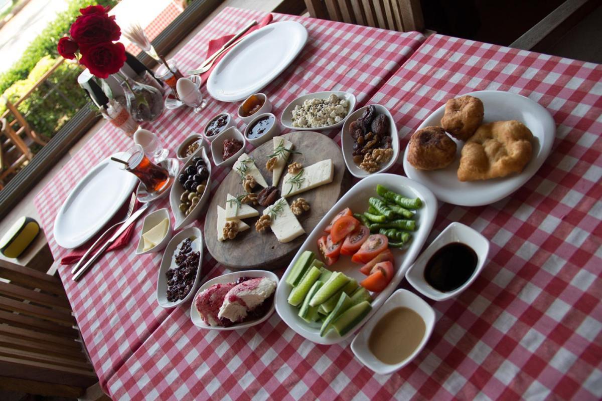 Aliye Hanim Hotel Ayvalik Exterior photo