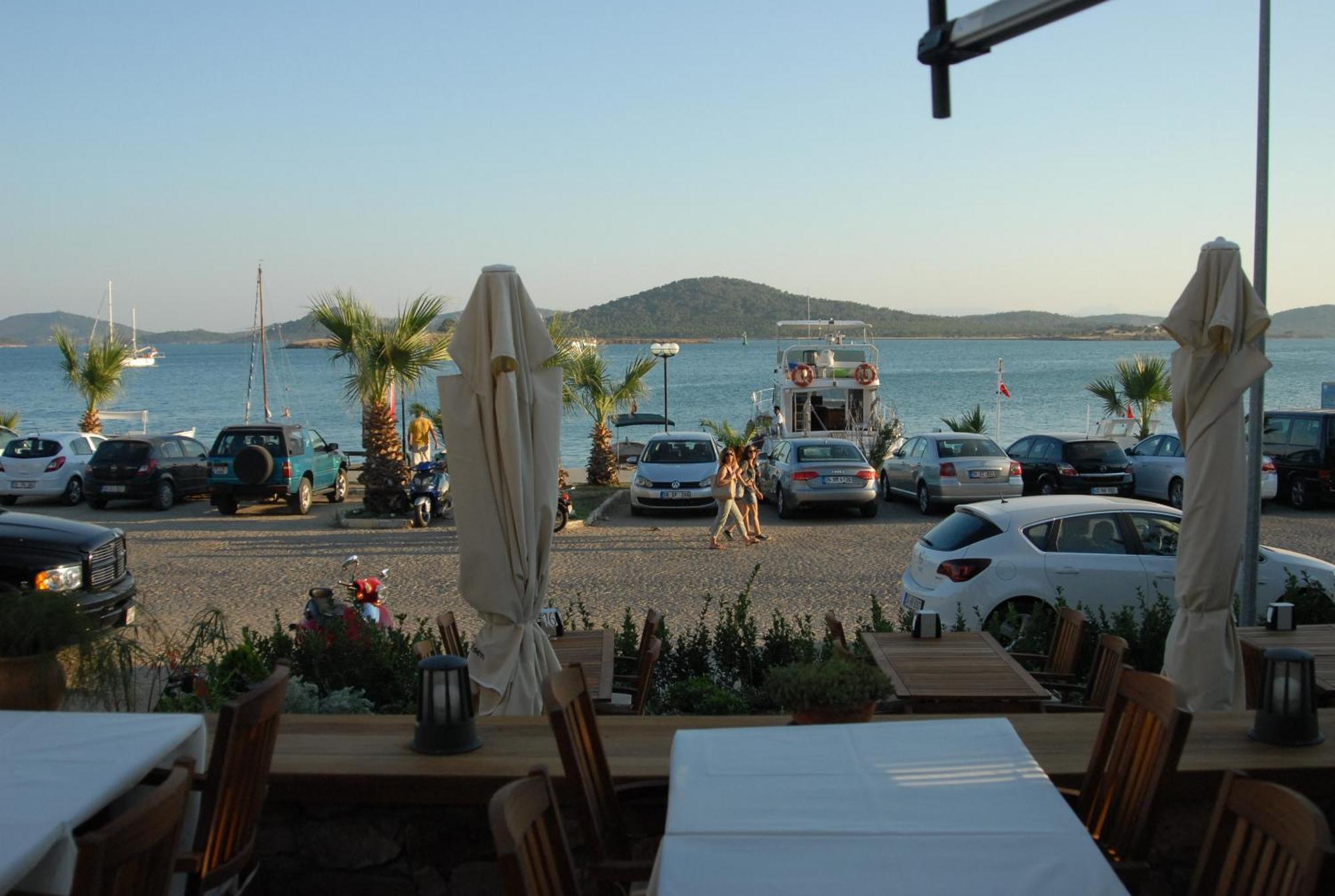 Aliye Hanim Hotel Ayvalik Exterior photo