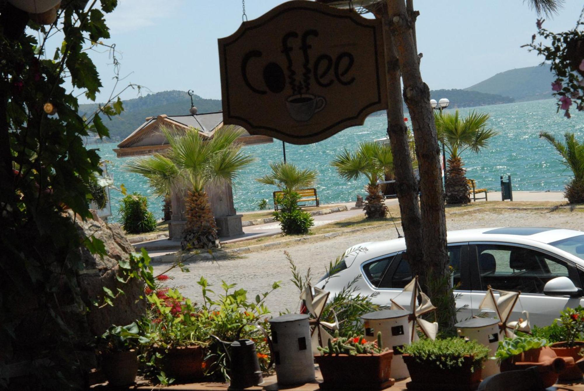 Aliye Hanim Hotel Ayvalik Exterior photo