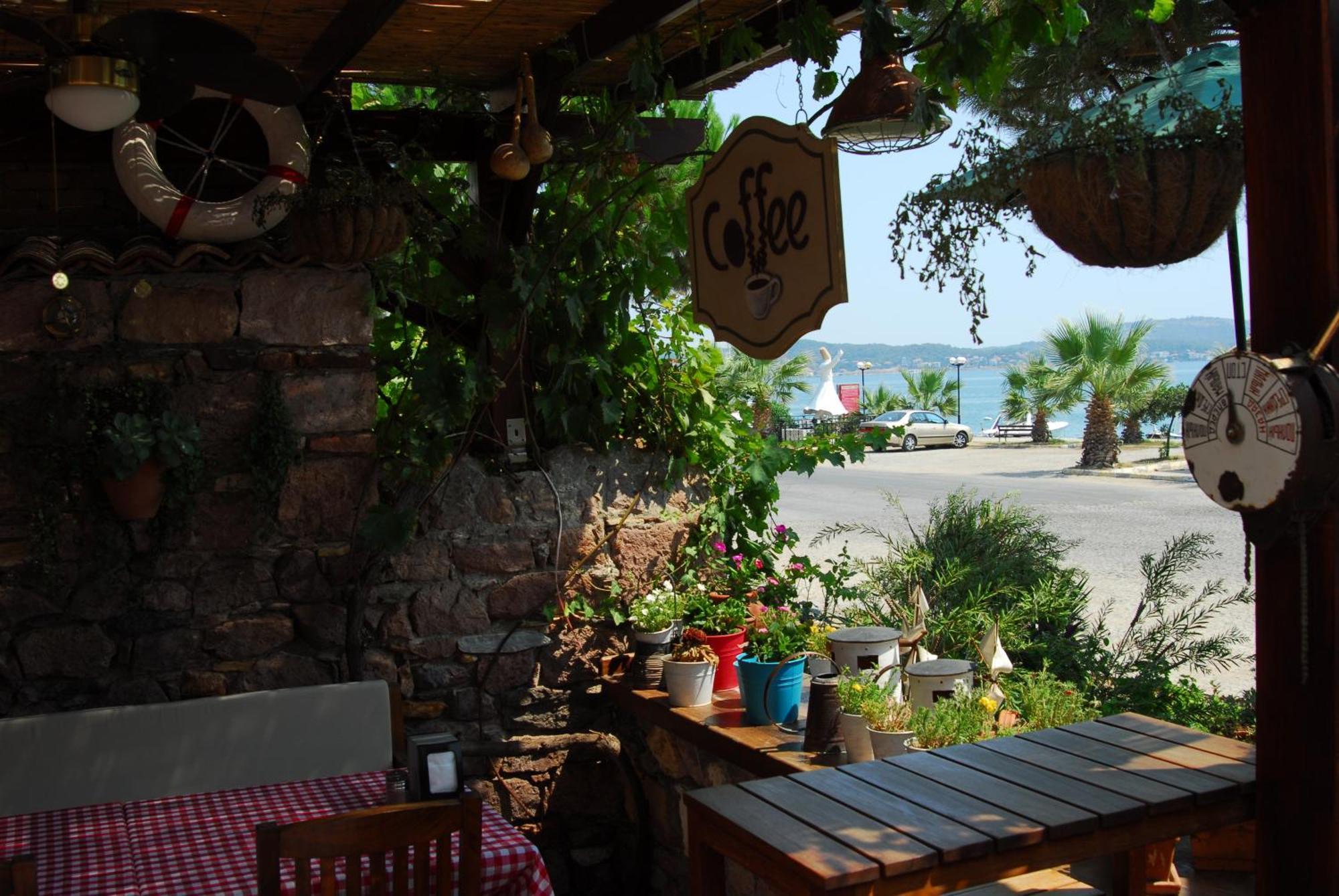 Aliye Hanim Hotel Ayvalik Exterior photo