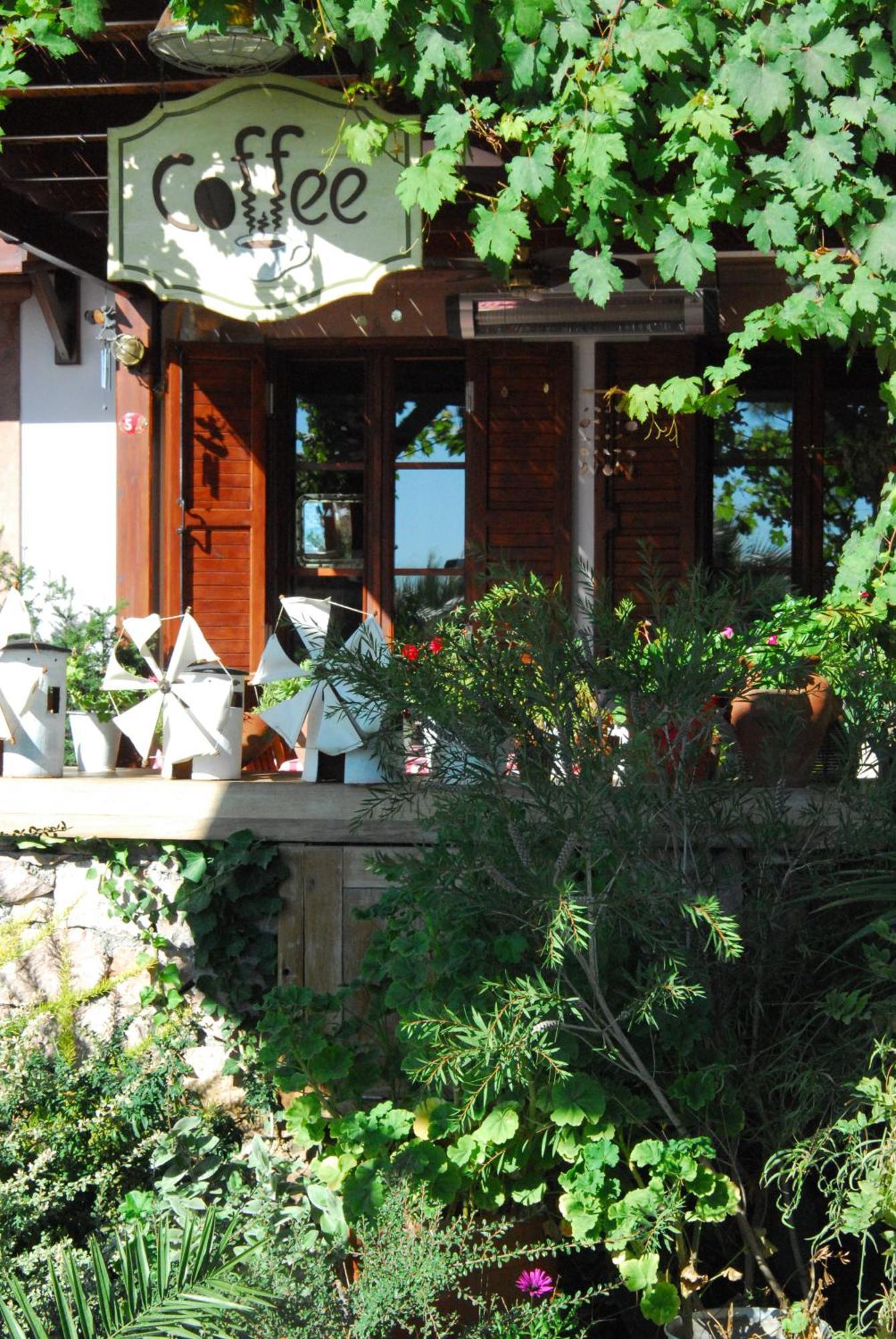 Aliye Hanim Hotel Ayvalik Exterior photo